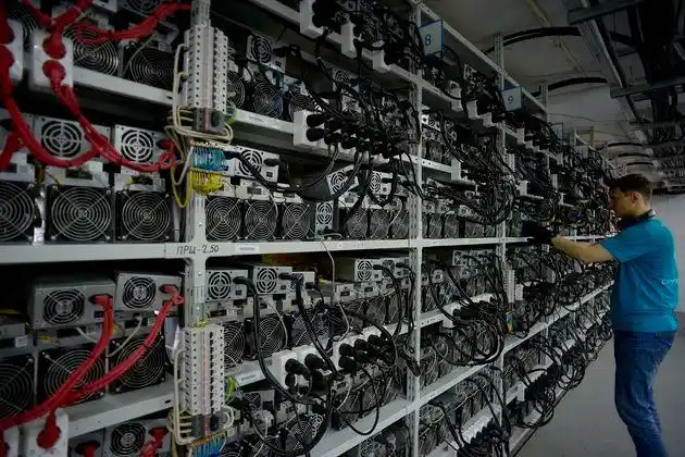 Modern mining rig setup highlighting energy-efficient components